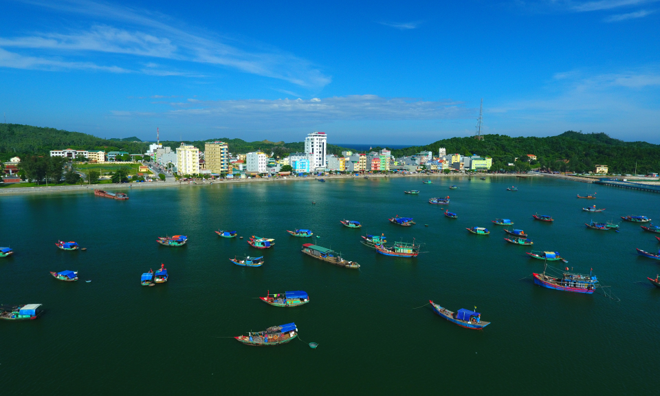 "Cô Tô hôm nay phát triển hơn rất nhiều so với thời chúng tôi mới ra đảo"