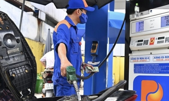 Petrol prices up more than 700 VND per litre