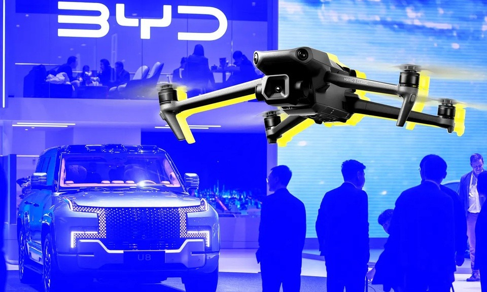 Xe điện Trung Quốc được bán kèm drone