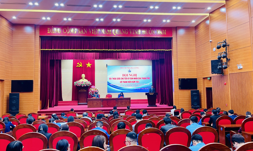 Hạ Long: Chủ tịch UBND thành phố đối thoại với thanh niên