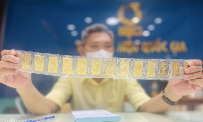 Giá vàng miếng SJC tuột mốc 80 triệu đồng