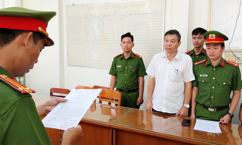 Bắt nguyên giám đốc ban quản lý dự án ở An Giang