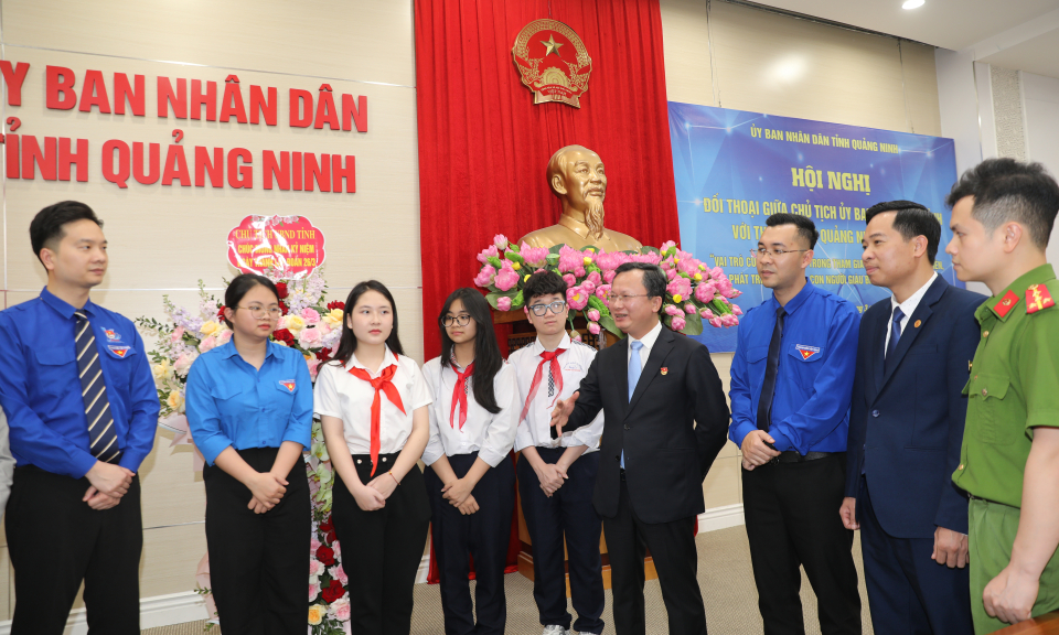 Chủ tịch UBND tỉnh đối thoại với thanh niên