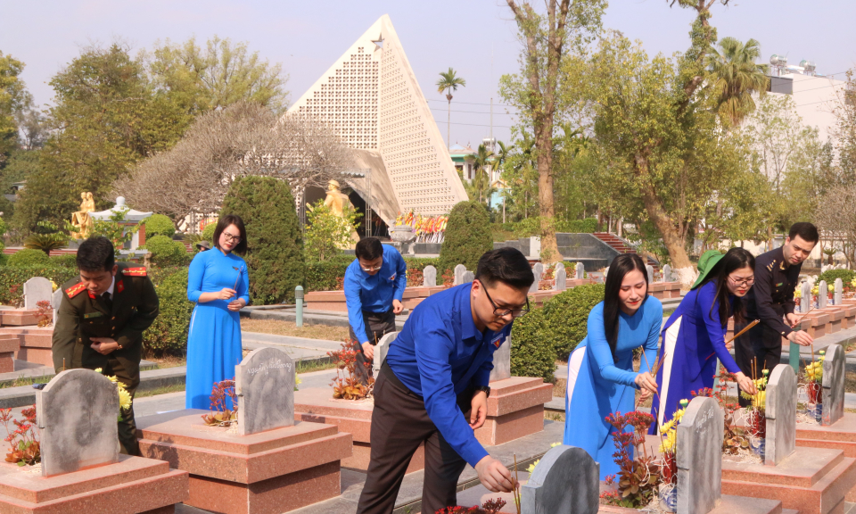  Về nguồn - hành trình khơi dậy tình yêu, lòng tự hào dân tộc