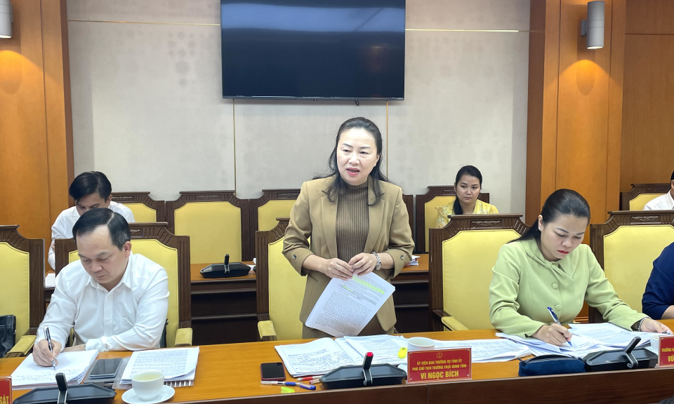 Đoàn giám sát Ban Văn hoá - Xã hội, HĐND tỉnh làm việc với UBND tỉnh
