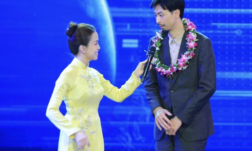 Rapper Đen Vâu: "Cảm ơn cuộc đời vì đã cho Đen có việc để làm"