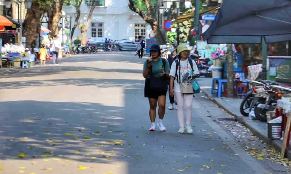 Nắng nóng trên cả nước, nhiều khu vực ở Nam Bộ nắng nóng gay gắt trên 38 độ C