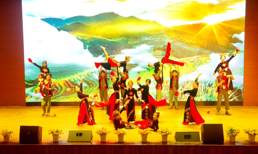 Tiên Yên: Liên hoan nghệ thuật quần chúng “Khúc quân hành vùng Đông Bắc”
