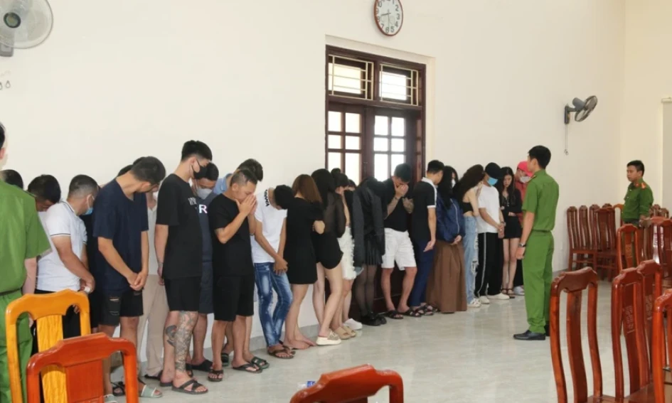Kiểm tra quán bar ở Quảng Bình, phát hiện 29 người dương tính với ma túy