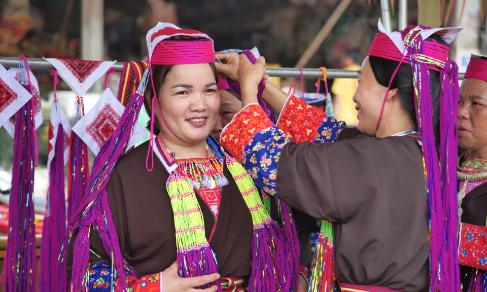 Hà Lâu rộn ràng ngày hội