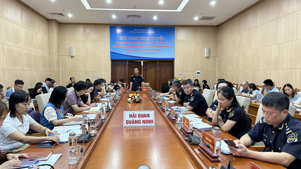 Cục Hải quan tỉnh Quảng Ninh tổ chức đối thoại, tháo gỡ khó khăn cho doanh nghiệp.
