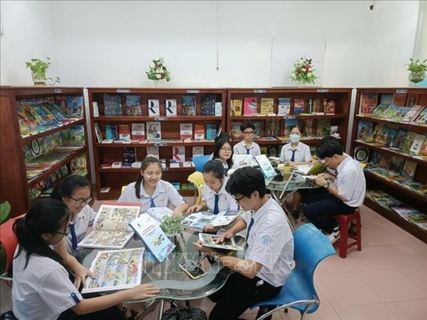 Book, reading culture day promotes digital transformation hinh anh 2