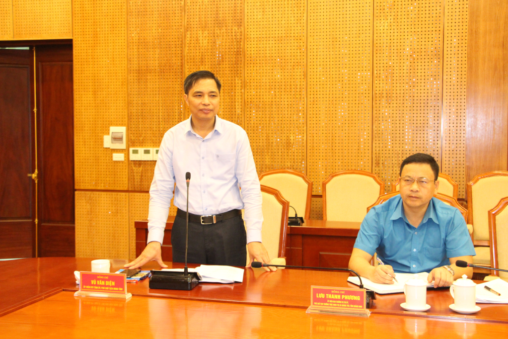 Đồng chí Vũ Văn Diện, Ủy viên BTV, Phó Chủ tịch UBND tỉnh phát biểu chỉ đạo tại buổi sinh hoạt.