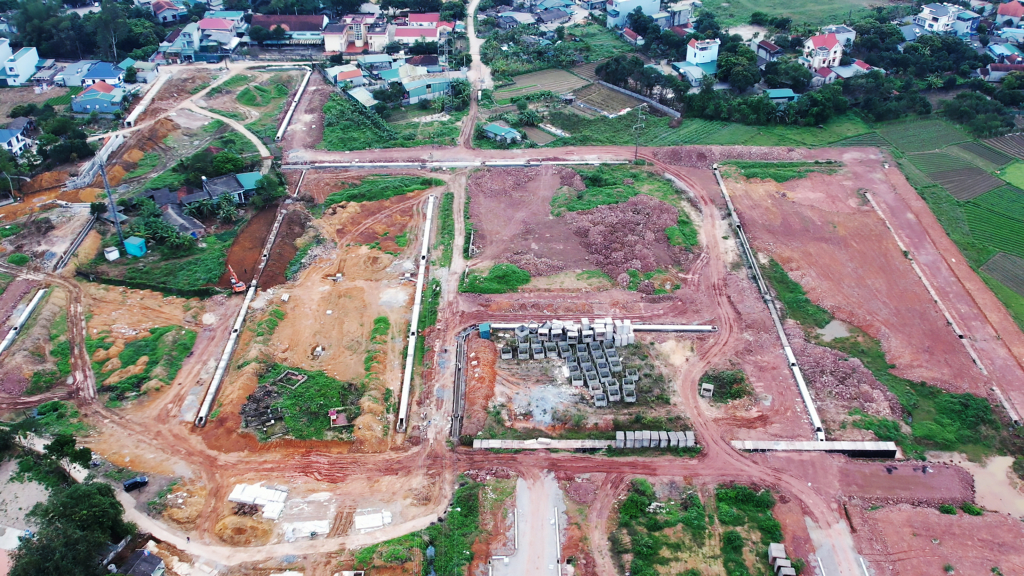 Dự án hạ tầng đất ở tái định cư phường Ninh Dương cùng một số dự án tái định cư đang được thành phố Móng Cái đẩy nhanh tiến độ thi công hạ tầng phục vụ công tác giải phóng mặt bằng các dự án