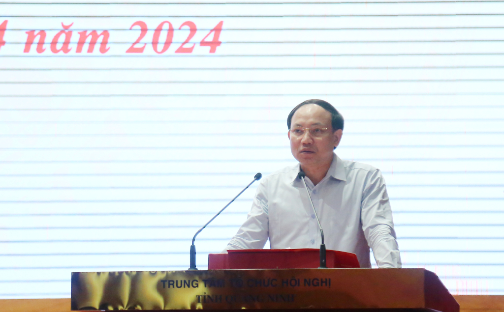Đồng chí Nguyễn Xuân Ký, Ủy viênTrung ương Đảng, Bí thư Tỉnh ủy, Chủ tịch HĐND tỉnh, phát biểu chào mừng hội nghị.
