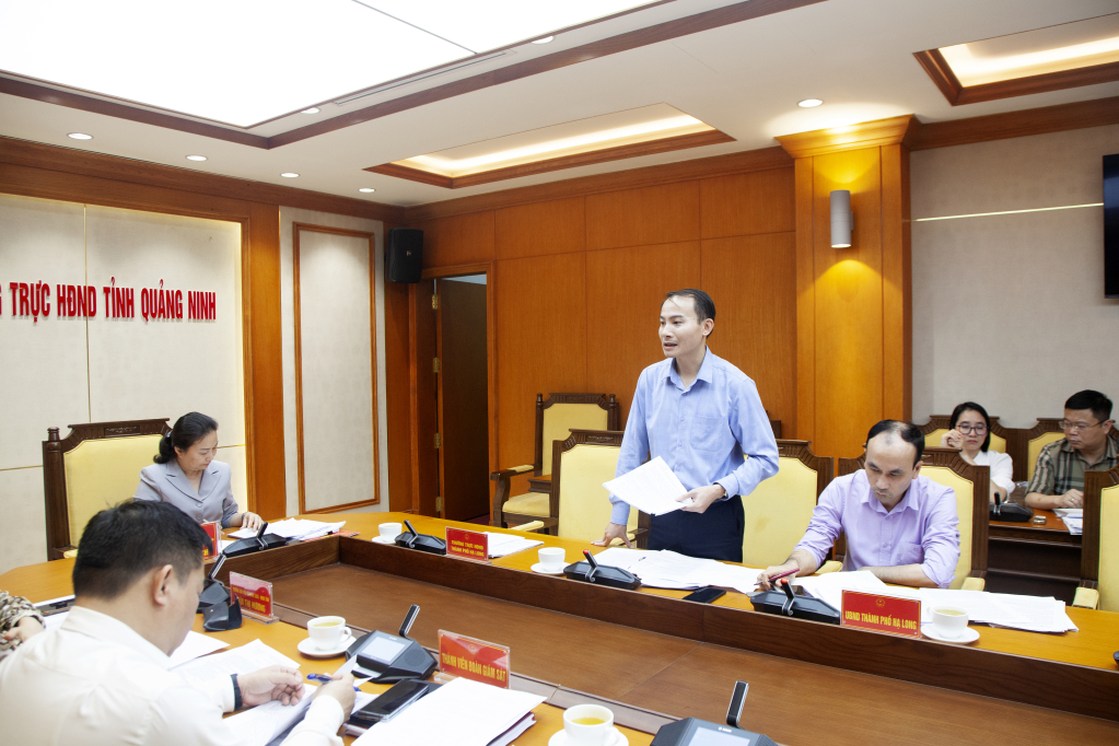 Lãnh đạo thành phố Hạ Long báo cáo giải trình một số nội dung với Đoàn giám sát Thường trực HĐND tỉnh