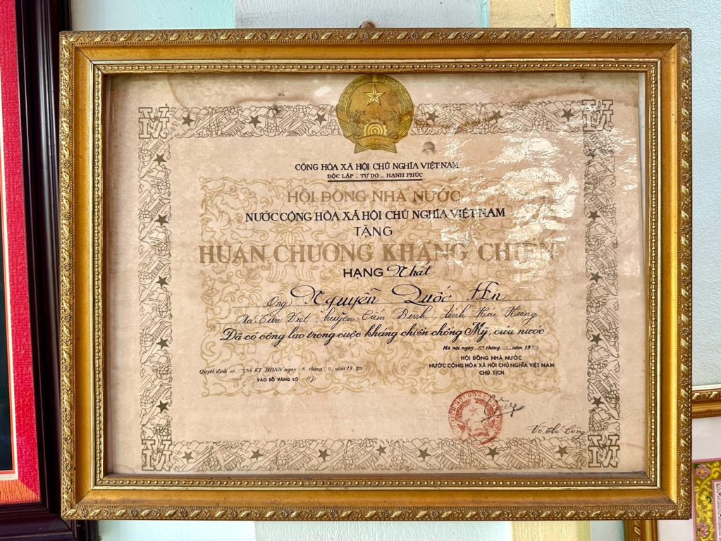 Bằng khen “Huân chương kháng chiến hạng nhất” của đồng chí Nguyễn Quốc An.