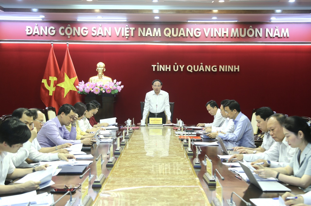 Đồng chí Nguyễn Xuân Ký, Ủy viên Trung ương Đảng, Bí thư Tỉnh ủy, Chủ tịch HĐND tỉnh kết luận hội nghị.