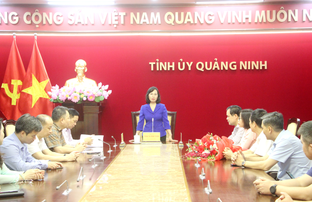 Đồng chí Trịnh Thị Minh Thanh, Phó Bí thư Thường trực Tỉnh ủy, phát biểu giao nhiệm vụ.