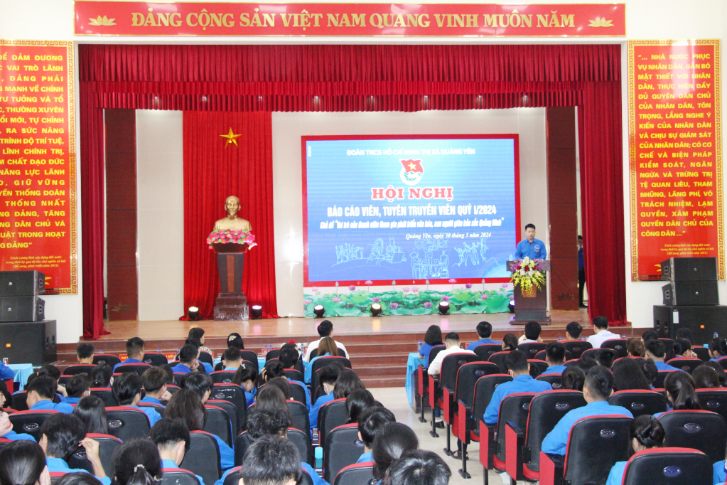 Buổi sinh hoạt chuyên đề “Vai trò của thanh niên tham gia phát triển văn hóa, con người giàu bản sắc Quảng Ninh” do Thị đoàn QY tổ chức.