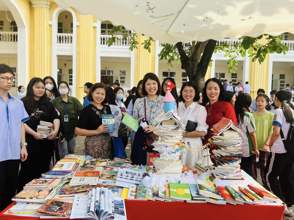 Trường THPT Hòn Gai (TP Hạ Long) tổ chức chương trình ngoại khoá hưởng ứng Ngày Sách và Văn hoá đọc Việt Nam năm 2024