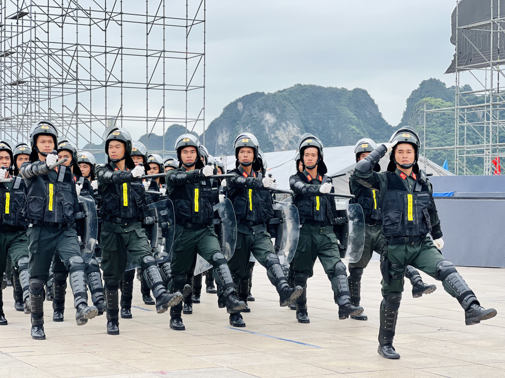 Xây dựng lực lượng Cảnh sát cơ động tiến thẳng lên hiện đại vào năm 2025.