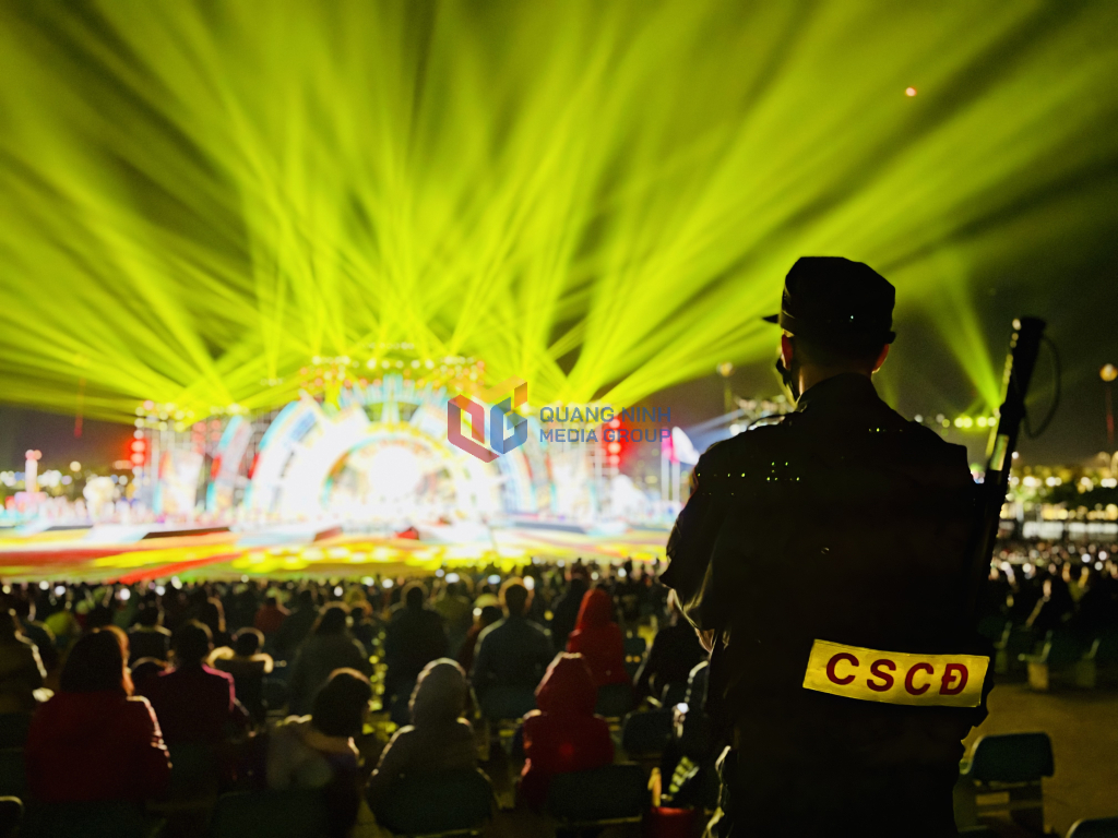 Cảnh sát cơ động Quảng Ninh bảo vệ an toàn một sự kiện văn hóa diễn ra trên địa bàn.
