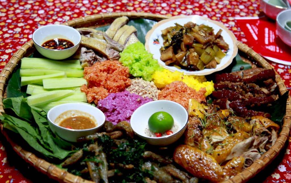 Đến với Tiên Yên du khách còn được thưởng thức nhiều món ăn mang đặc trưng của địa phương.