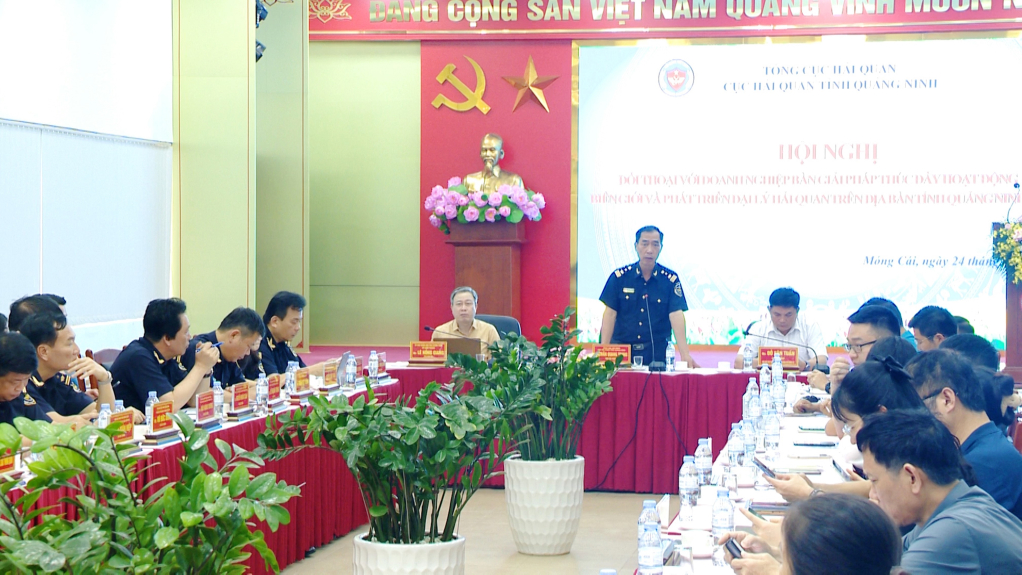 Lãnh đạo Cục Hải quan Tỉnh Quảng Ninh phát biểu tại Hội nghị