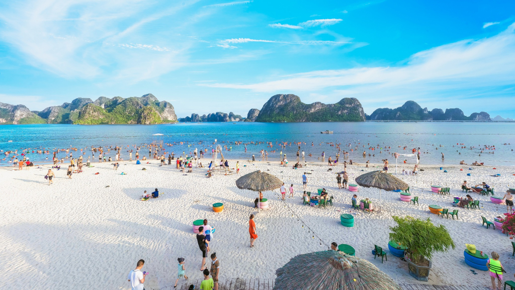 Đảm bảo an toàn cho du khách luôn được ngành Du lịch Quảng Ninh chú trọng thực hiện.