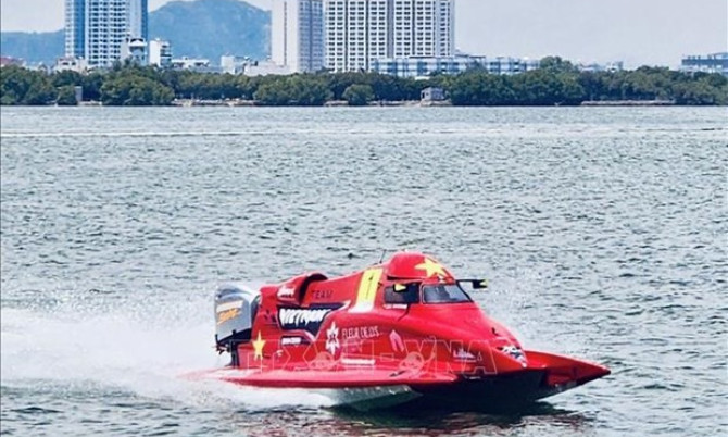 Vietnam ranks first at world powerboat race