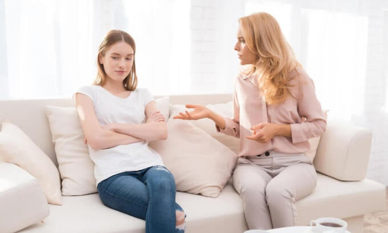 "Sống chung" với con tuổi teen nổi loạn
