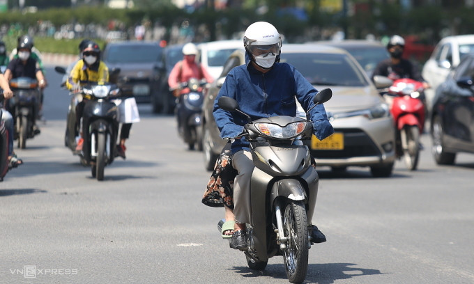 Summer heat begins in northern Vietnam