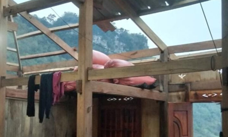 Lốc xoáy, mưa đá làm tốc mái 576 nhà dân ở Cao Bằng