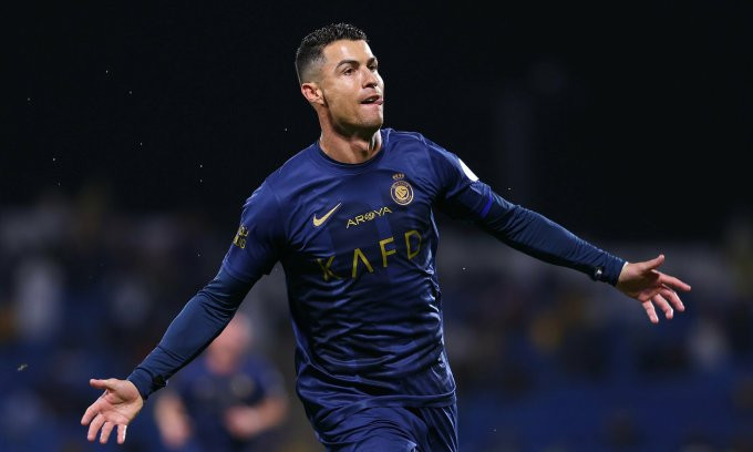 Ronaldo lập hat-trick thứ hai liên tiếp
