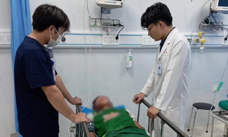 Ngậm thuốc ho, cầu thủ trẻ HAGL bị sốc phản vệ