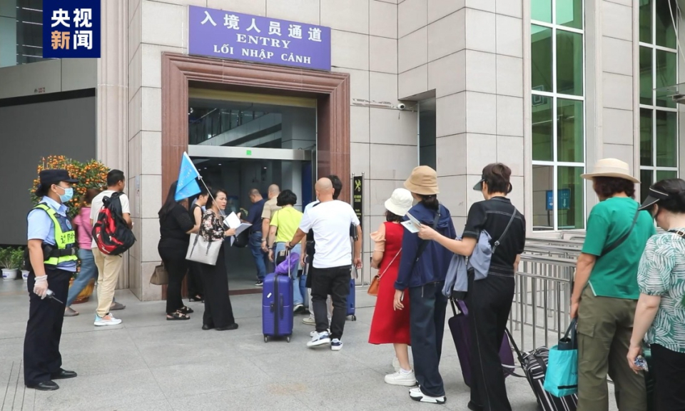 广西东兴口岸出入境流量突破200万人次