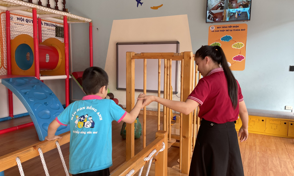 Những tấm gương về sự tận tụy, lòng yêu nghề, yêu trẻ