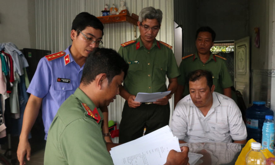 Mua máy in đa năng về phòng trọ sản xuất tiền giả