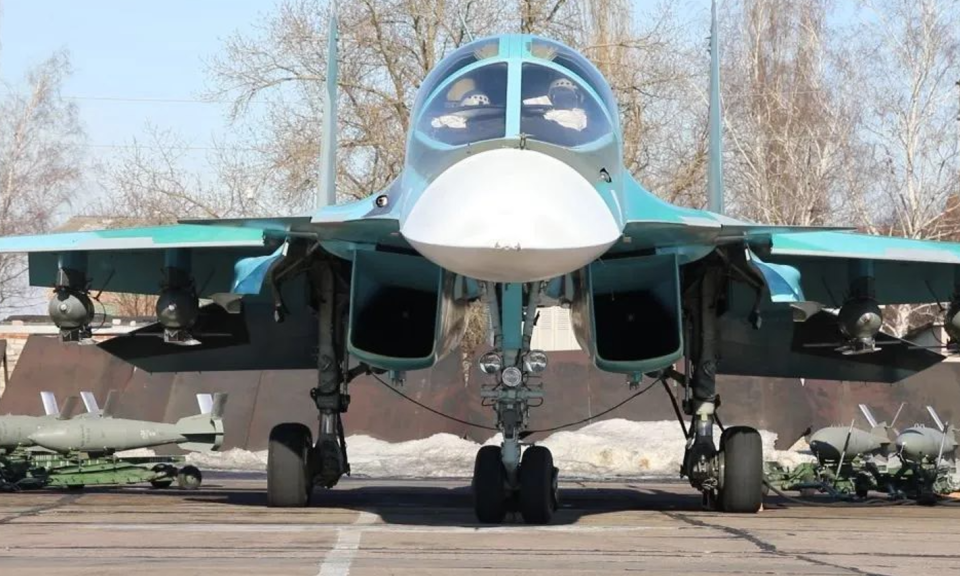 Ukraine tấn công căn cứ không quân của Nga, phá hủy 6 máy bay