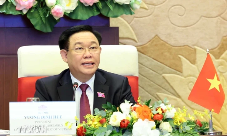 Chủ tịch Quốc hội Vương Đình Huệ điện đàm với Chủ tịch Thượng viện Campuchia