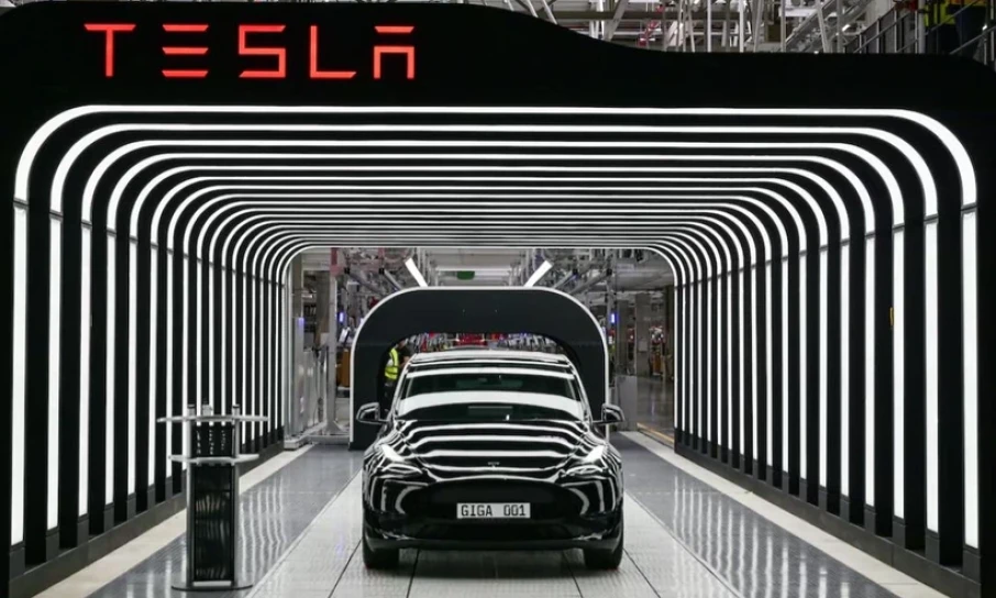 Tỷ phú Elon Musk: Hãng Tesla sẽ cho ra mắt taxi tự lái vào tháng 8
