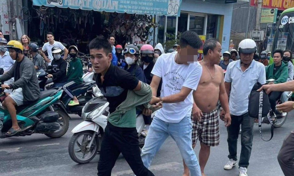 Bộ đội biên phòng truy đuổi 2 km bắt cướp ở Long An