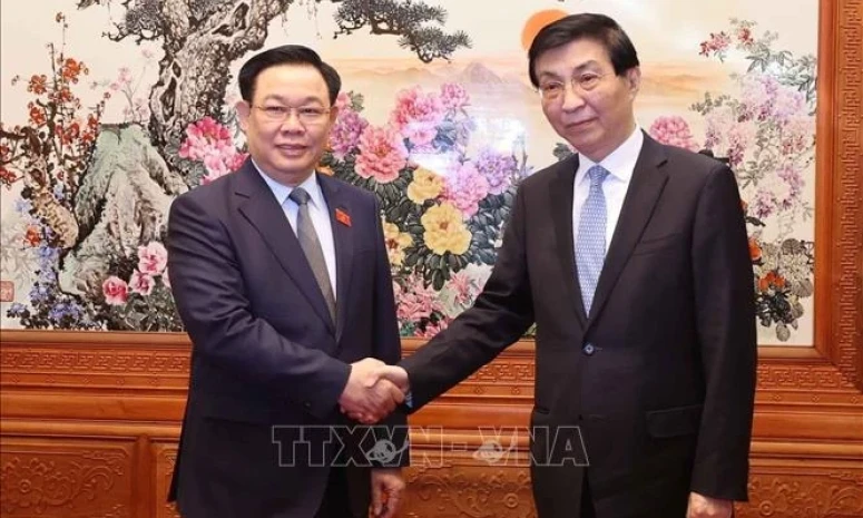 Chủ tịch Quốc hội Vương Đình Huệ hội kiến Chủ tịch Chính hiệp toàn quốc Trung Quốc Vương Hộ Ninh