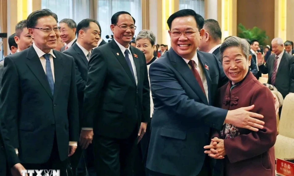 Chủ tịch Quốc hội Vương Đình Huệ dự Gặp gỡ hữu nghị nhân dân Việt Nam-Trung Quốc