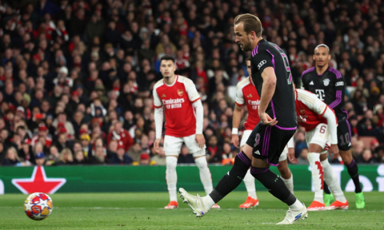 Arsenal hòa Bayern ở lượt đi tứ kết Champions League