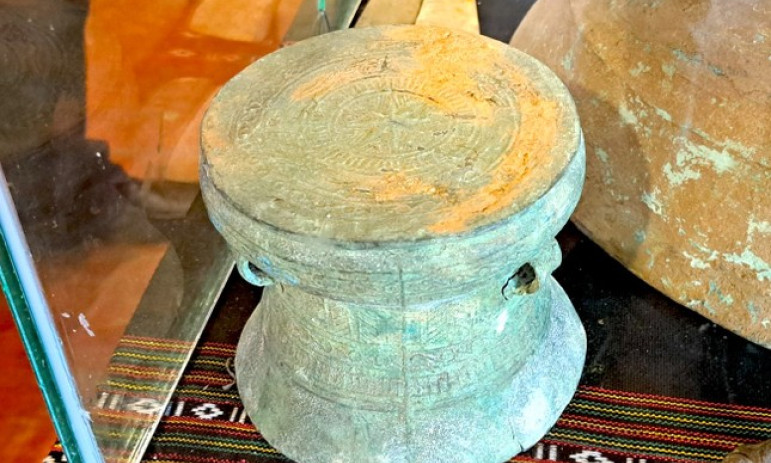Cán bộ ngân hàng ở Gia Lai lấy 2 hiện vật cổ để làm ‘phép thử’ công tác bảo vệ?