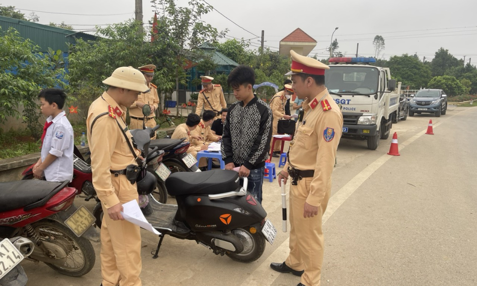 Công an TP Móng Cái tăng cường xử lý học sinh vi phạm Luật Giao thông