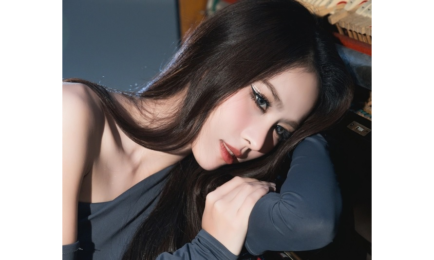 Á hậu ăn chay trường bất ngờ làm ca sĩ