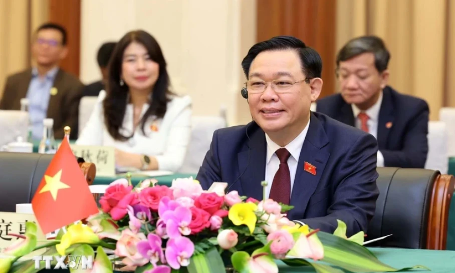 Chủ tịch Quốc hội Vương Đình Huệ tiếp lãnh đạo một số tập đoàn của Trung Quốc